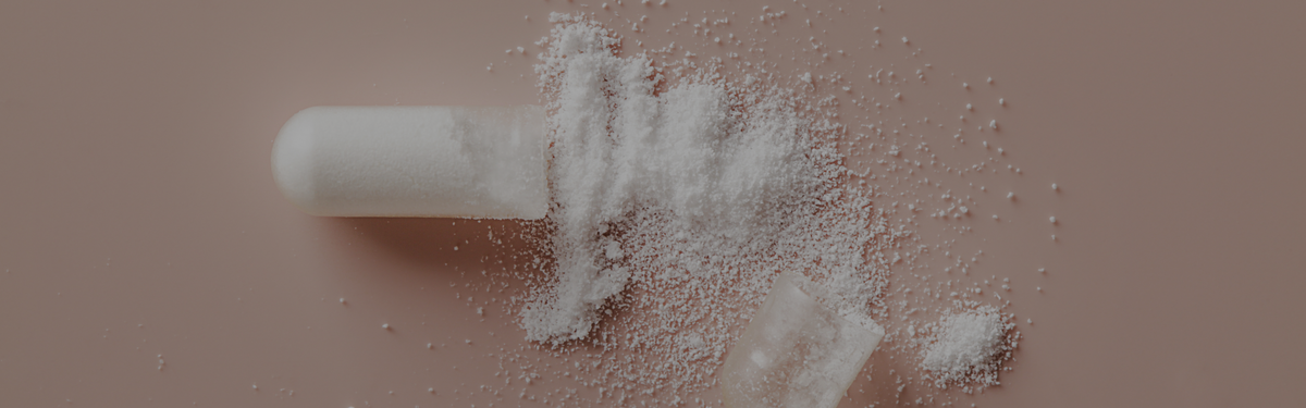 Nicotinamide riboside capsule and powder illustrating different forms of NR.