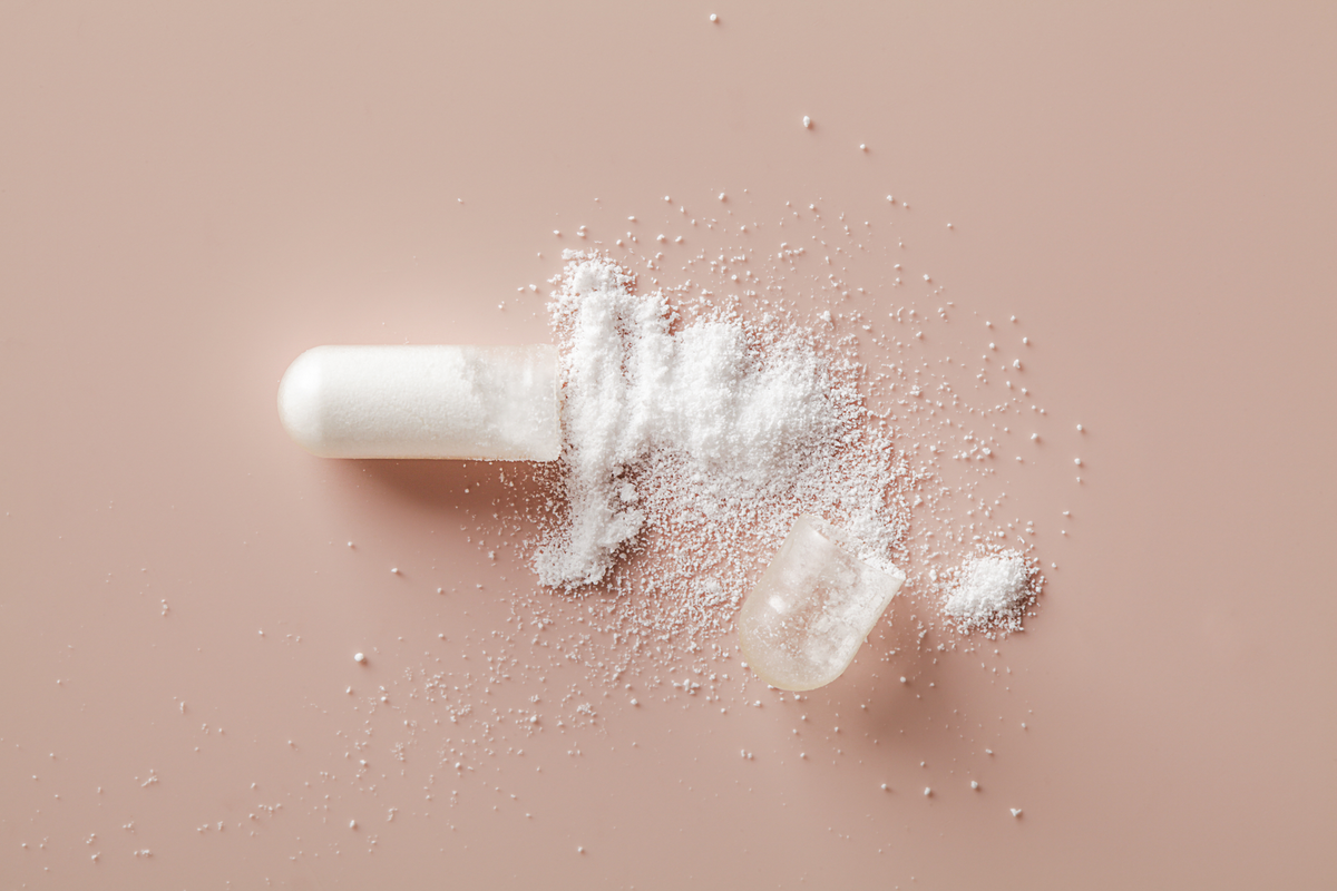 Nicotinamide riboside capsule and powder illustrating different forms of NR.